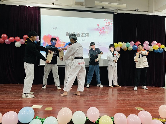 说明: C:\Users\Administrator\Desktop\ac米兰官方网站举办2021年迎新文艺表演大赛2021.12.15\ac米兰官方网站举办2021年迎新文艺表演大赛2021.12.15\3.jpg