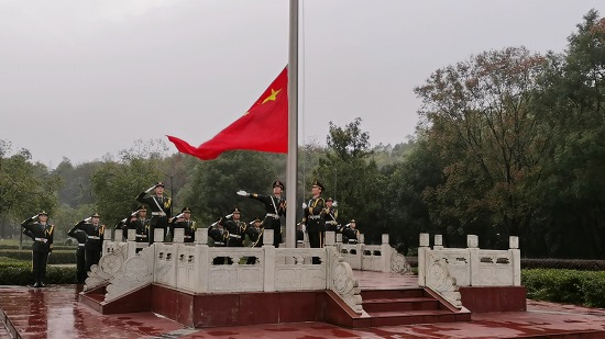 说明: C:\Users\Administrator\Desktop\ac米兰官方网站举行升国旗仪式\ac米兰官方网站举行升国旗仪式\06c8a967751fb4da50adaac1e8e2a01.jpg