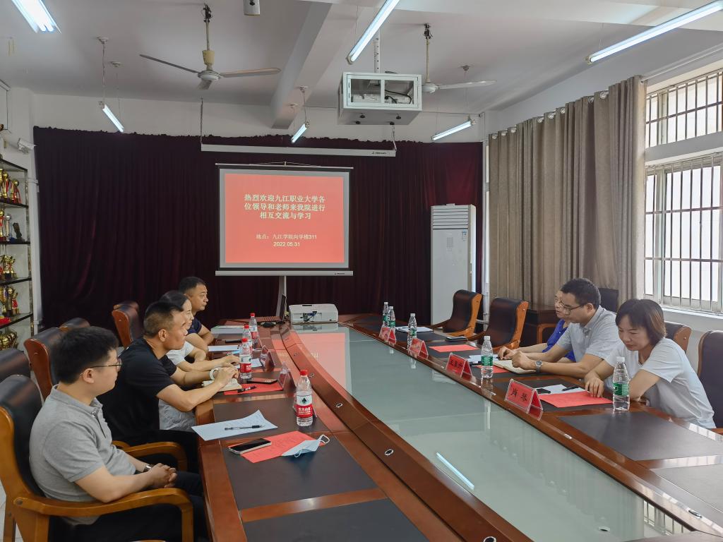 5bd590bc62679e5cecf33c3b6b441d7