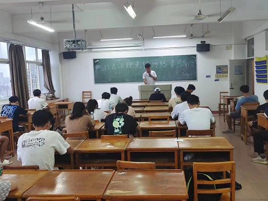 说明: C:\Users\Administrator\Desktop\ac米兰官方网站继续推进“电信网络诈骗打击治理”宣传教育活动2022.6.14\ac米兰官方网站继续推进“电信网络诈骗打击治理”宣传教育活动2022.6.14\2.jpg