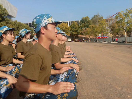 说明: C:\Users\Administrator\Desktop\ac米兰官方网站2022级新生军训圆满结束2022.10.8\ac米兰官方网站2022级新生军训圆满结束2022.10.8\3.jpg