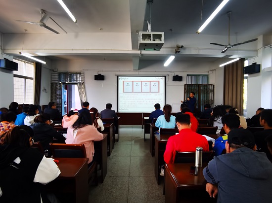 说明: C:\Users\Administrator\Desktop\ac米兰官方网站举行《习近平谈治国理政》(第四卷)宣讲报告会\ac米兰官方网站举行《习近平谈治国理政》(第四卷)宣讲报告会\IMG_20221012_140554.jpg