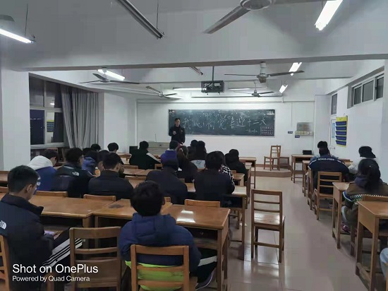 说明: C:\Users\Administrator\Desktop\ac米兰官方网站开展“我心向党喜迎二十大”主题班级合唱活动2022.2.28\ac米兰官方网站开展“我心向党喜迎二十大”主题班级合唱活动2022.2.28\3.jpg