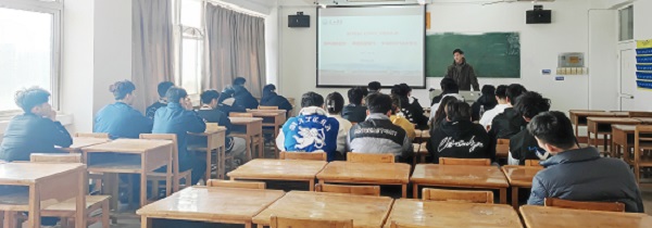 说明: C:\Users\Administrator\Desktop\ac米兰官方网站领导为2021级学生上第一堂思政课2022.3.3\ac米兰官方网站领导为2021级学生上第一堂思政课2022.3.3\1.jpg