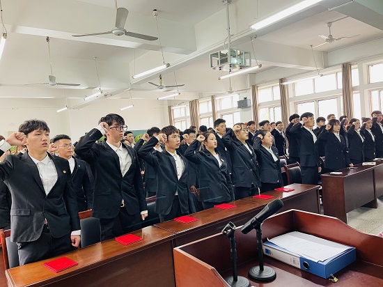 说明: C:\Users\Administrator\Desktop\ac米兰官方网站召开第五次学生代表大会2021.10.21\ac米兰官方网站召开第五次学生代表大会2021.10.21\3.jpg