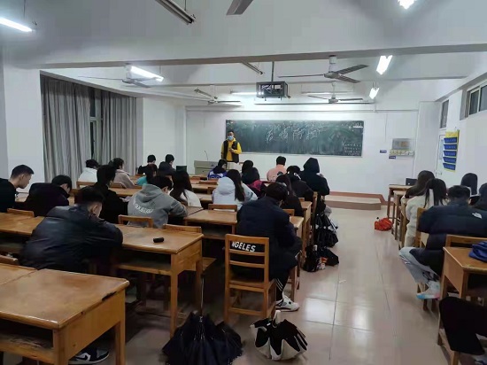 说明: C:\Users\Administrator\Desktop\ac米兰官方网站开展共同抗疫主题班会2022.3.21\ac米兰官方网站开展共同抗疫主题班会2022.3.21\2.jpg