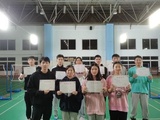 说明: C:\Users\Administrator\Desktop\2021年度ac米兰官方网站学生羽毛球比赛圆满落幕2021.11.16\2021年度ac米兰官方网站学生羽毛球比赛圆满落幕2021.11.16\1.jpg